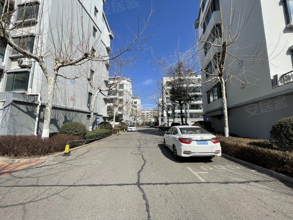 青岛莱西周格庄宏远书香门第书香门第  精装  南北通透 家电齐全出租