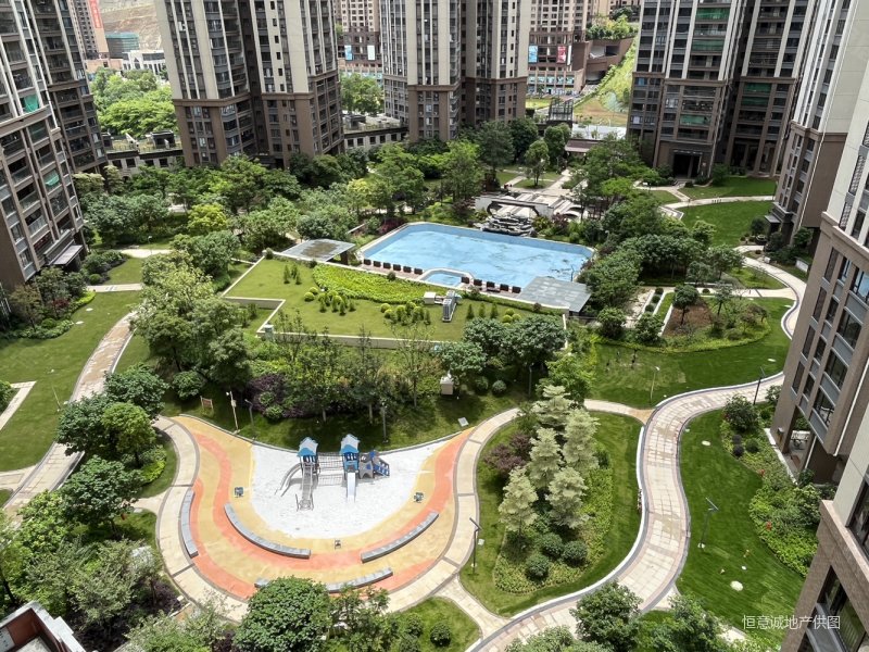 出售御龙山水四房两卫,9成9新,装修时尚大方,售98万,御龙山水花园二手