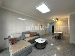 万达广场周边！包物业居住三房！全屋定制大衣柜 东廷轩 随时看