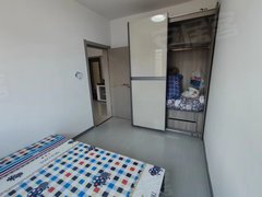 悦翔名苑电梯，一室单独卧室，客厅有个榻榻米，出租
