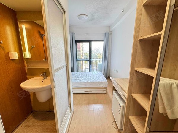 广州天河天河智慧城万科云城米酷万科云城米酷 18方平层泊寓装修 可以