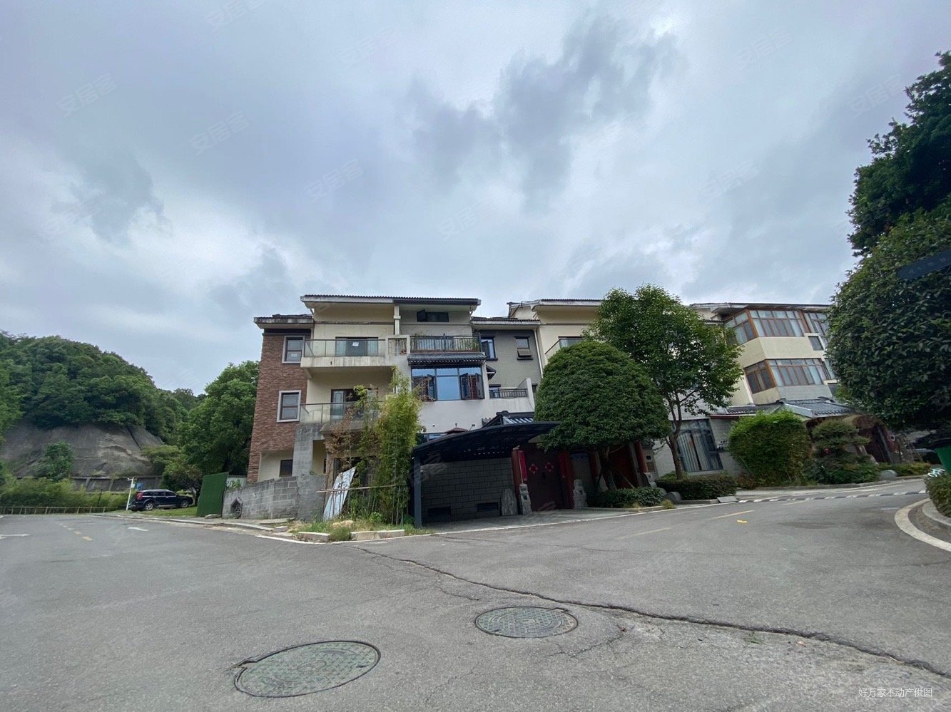 金科东方大院(别墅)4室2厅3卫185.7㎡南北400万