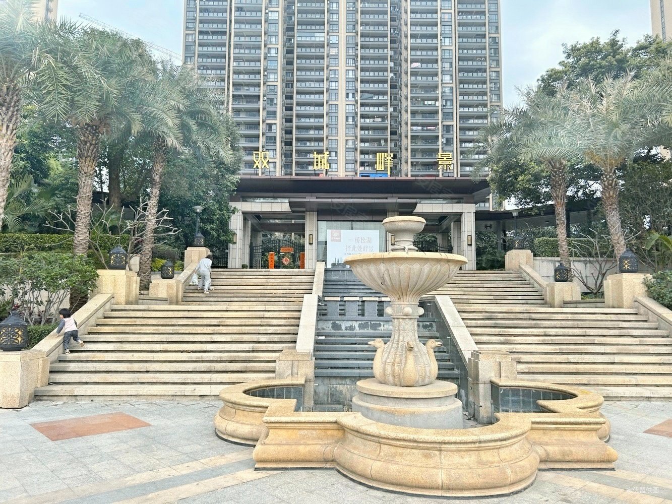 新城区繁华地段商业中心房双城峰景四房两厅两卫交通便利