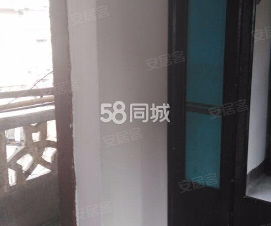 自贡自流井五星街郭家坳街顺龙坝居委会郭家坳街顺龙坝居委会 1室1厅1卫出租房源真实图片