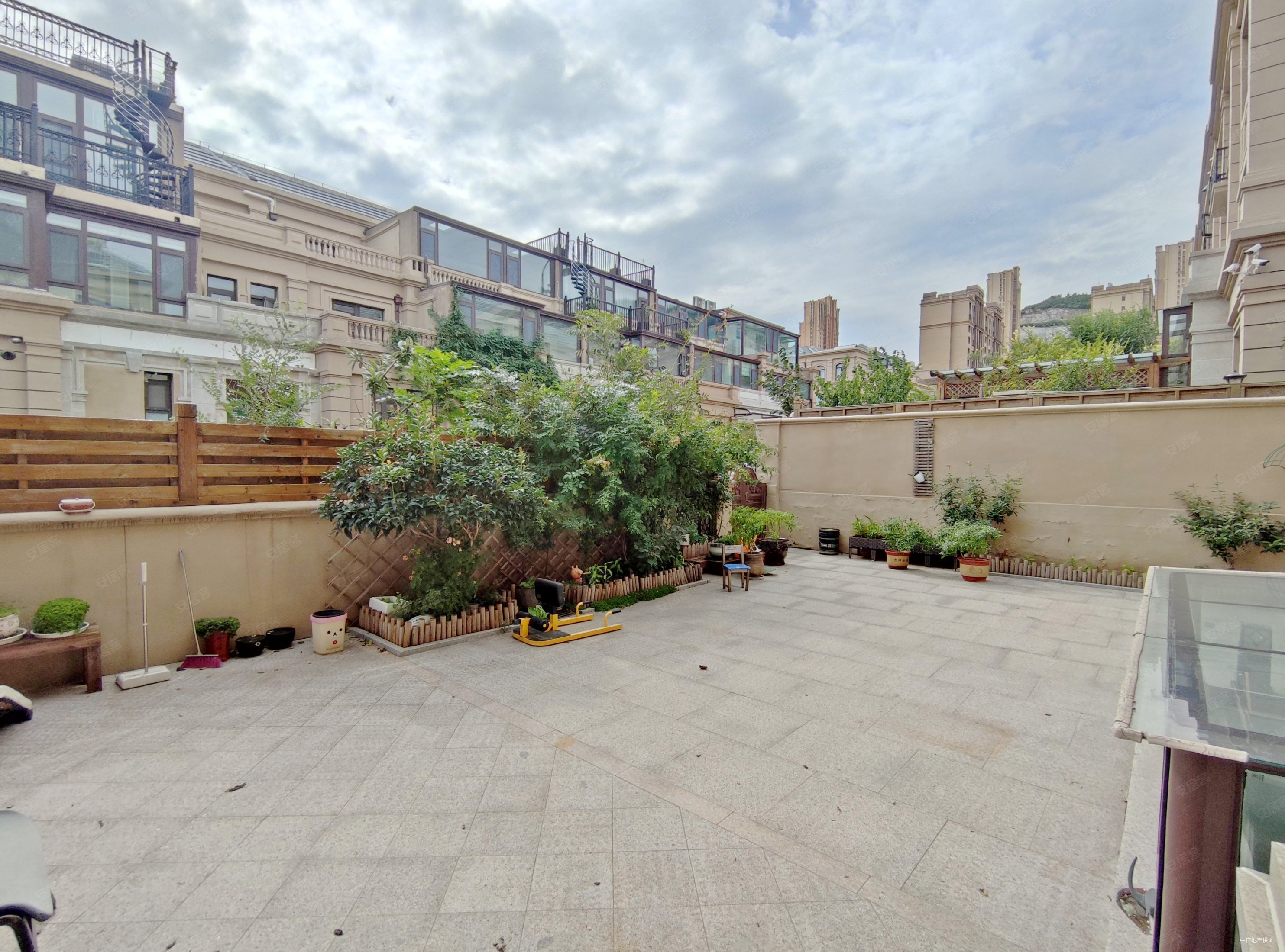 中海国际社区b2中海铂宫别墅二手房,1150万,5室3厅,5卫,317平米-济南