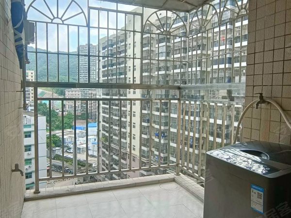 深圳宝安石岩恒富花园地铁口小区房 恒富花园,停车方便,购物方便,电梯