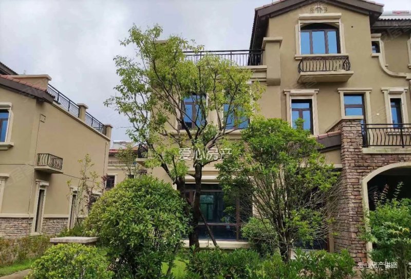 别墅双拼 碧桂园 带190平的院子 传世住宅