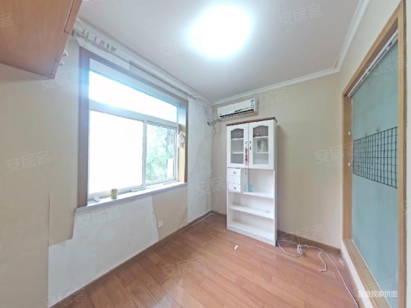 玄武湖情侣园 锁金村中楼层 三房采光好 看房方便业主诚售