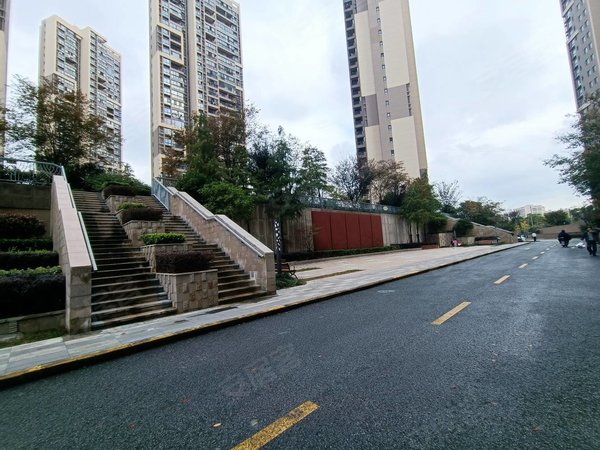 上海嘉定嘉定新城风荷丽景尚城(中区)南北通透 边套采光无遮挡 配置