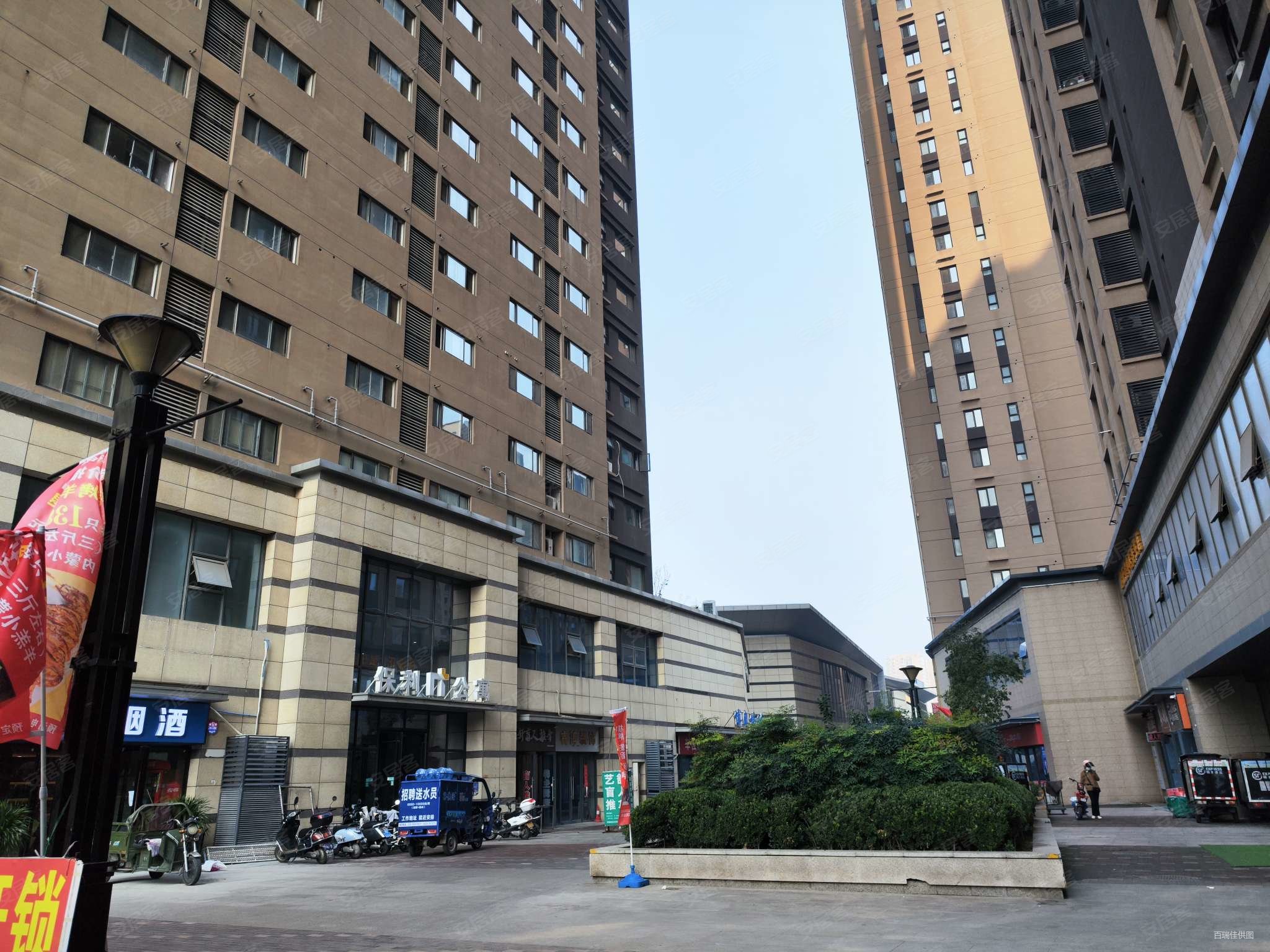 三桥 交通便捷 商业配套成熟 近地铁 楼龄新 电梯房,保利金香槟二手房