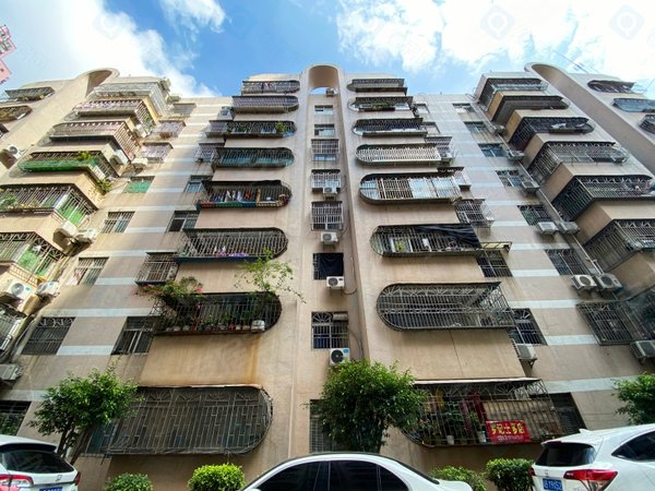 深圳布吉大芬茂业城3号线地铁口 花园小区 家私电全齐居住舒适出租