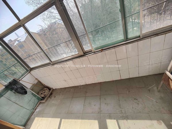 济南天桥堤口路万盛园小区地铁口大润发,生活便利,交通方便出租房源