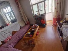 紧临忻州一中五中和平广场，俩室一厅南北通透家具家电齐全。