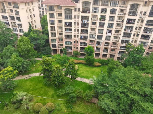 杭州余杭中泰新明半岛(公寓住宅)新明半岛 居住环境优美  安静 地铁口