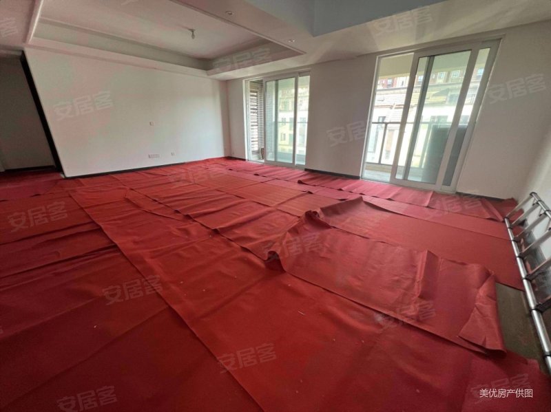 特价顶复 望庐花苑 8加阁80平 带露台 地铁口 钥匙房