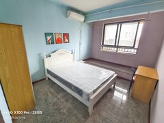 张家港金港金港中心马桥小区丨精装合租大单间丨中骏世界城对面丨纯个认房原无中介费出租房源真实图片