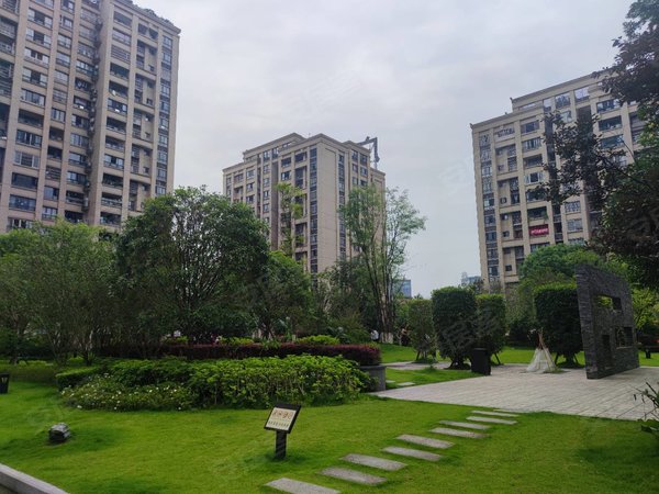 重庆万州江南新区驿鑫广场玉龙湾驿鑫广场,2w一年,精装两室,拎包入住