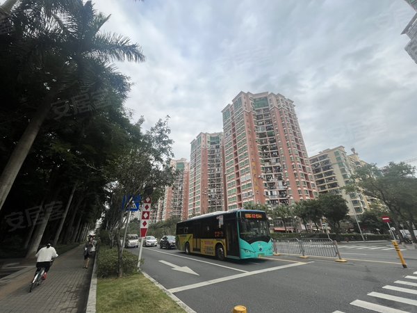 深圳福田保税区朗庭豪园安心,省心,放心,居家高层南向三房,安静近口岸