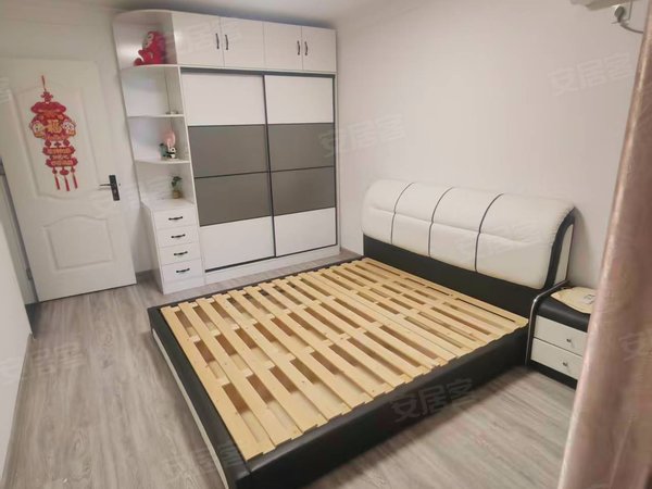 徐州鼓楼九龙湖天润花园鼓楼广场地铁口附近低楼层两室一厅精装家具家电1300可谈出租房源真实图片