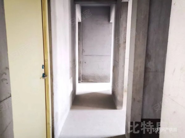 碧桂园中天凤凰台4室2厅2卫140㎡南北142.8万