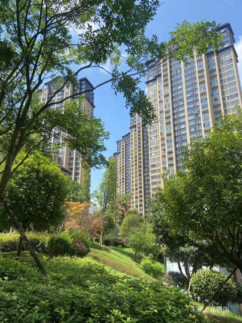 冠顺山江华府4室2厅2卫138㎡南北55.8万