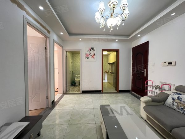 上海浦东周浦繁荣馨苑18号线繁荣路地铁站附近,双南电梯两房,可办居住