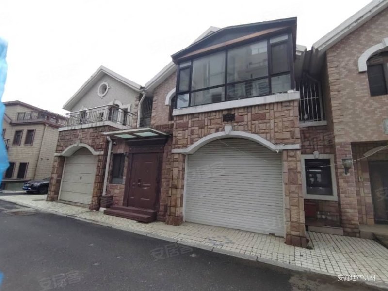 中山文园别墅 4室  南北通透 前无遮挡 带院子 急售可谈