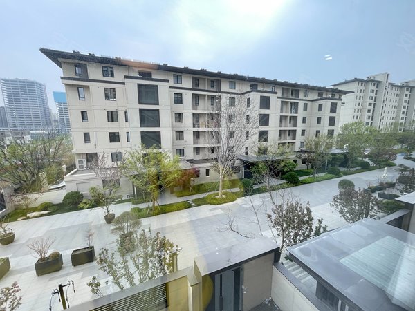 青岛城阳白云山公园青特滨湖国际青特滨湖国际 3室2厅2卫  电梯房 精