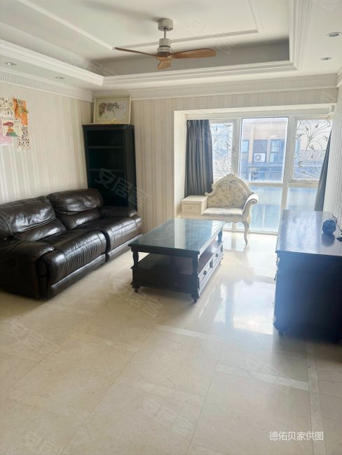 钱江水晶城 89方精装边套 彩虹城板块  的三房 满五诚心卖