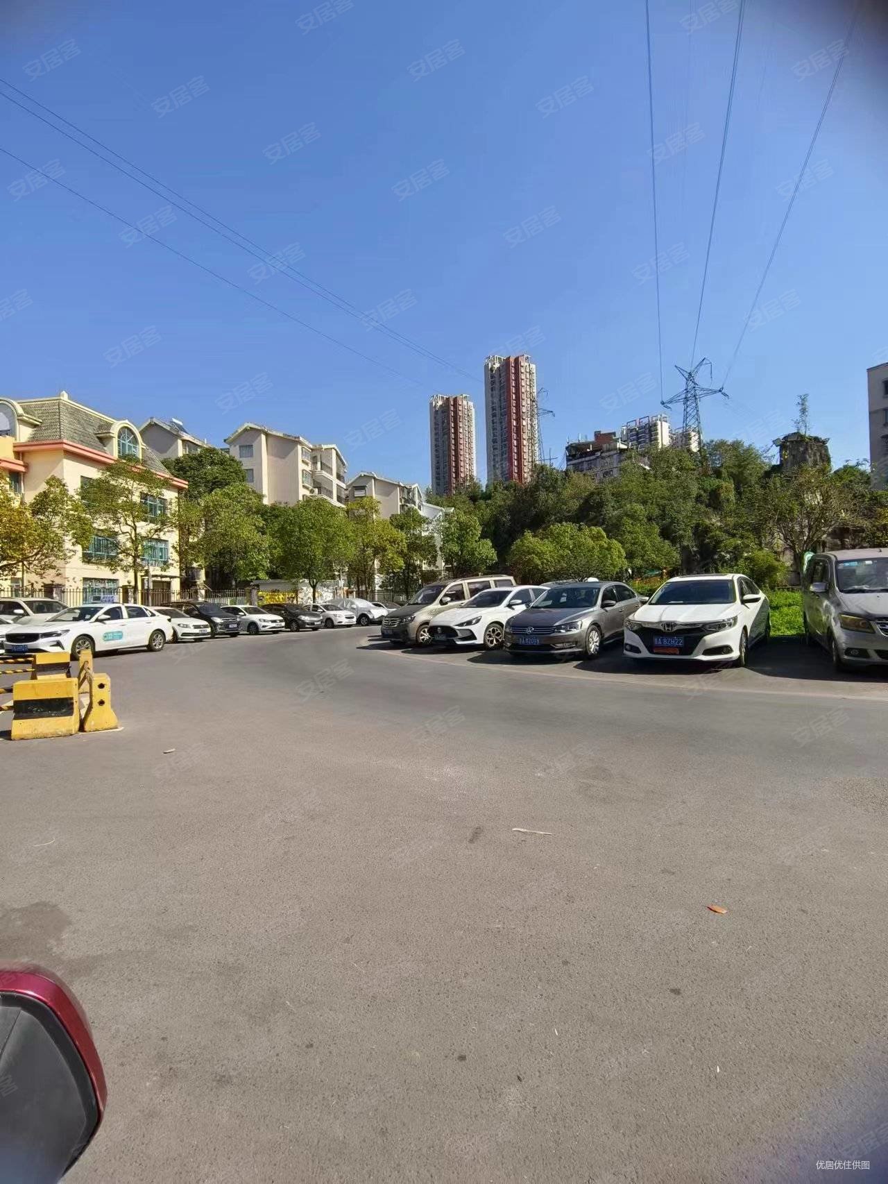 绿苑小区雅然居精装5室复式楼带花园带车位关门卖产权满五可贷款