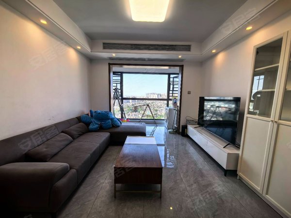 深圳龙岗横岗锦荟park六约地铁口锦荟精装四房带家电出租,有钥匙看好