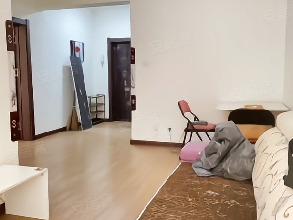 本溪明山地工路银亿家园三期银亿三期 电梯14楼 单室 60平 家具家电