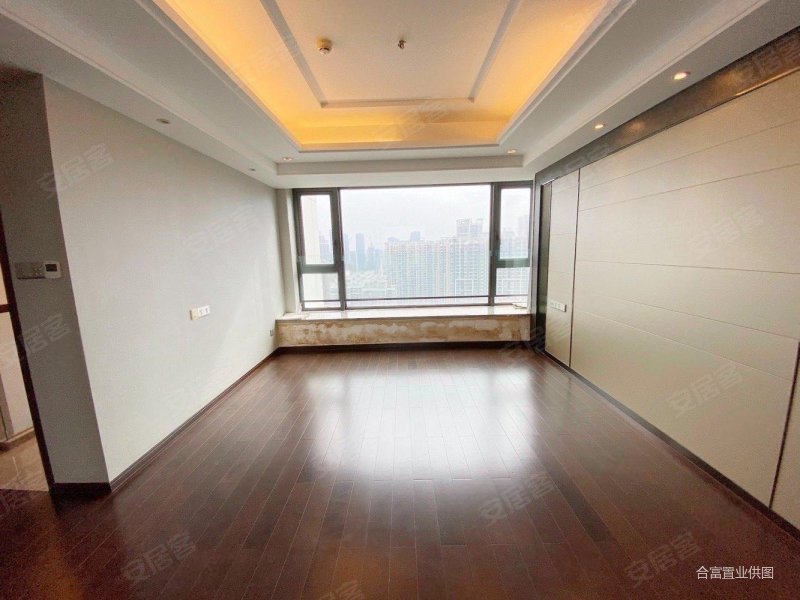 珠江颐德公馆4室2厅3卫257.45㎡南北4790万