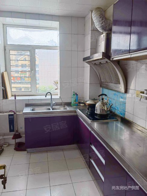 精装3室带36平车库拎包入住,带储藏室,低税,嘉源逸居二手房,69万,3室2