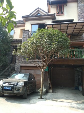 巴国城旁 晋愉碧怡林畔 独栋别墅住家清静 环境优美 端头户型