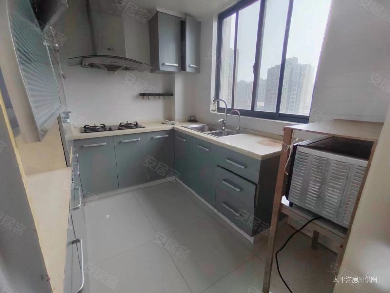 精装修商业配套齐全电梯房临地铁南北通透大两房