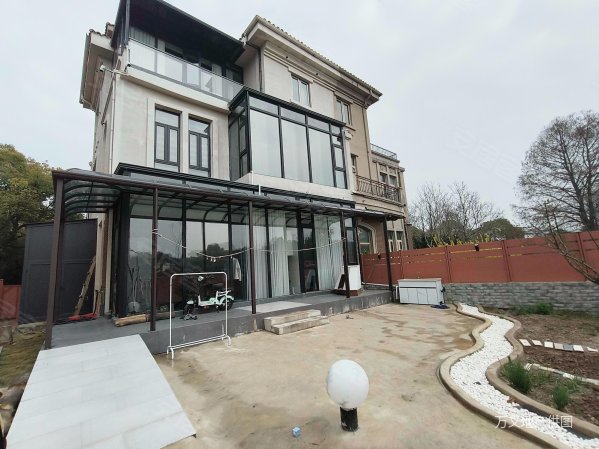 奉贤绿地香颂(别墅) 超低密度 精装可拎包入住 满五海湾