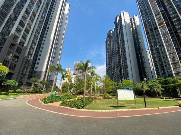 南宁良庆五象大道合景天汇广场五象 地铁 合景天汇三房家电配套齐全!