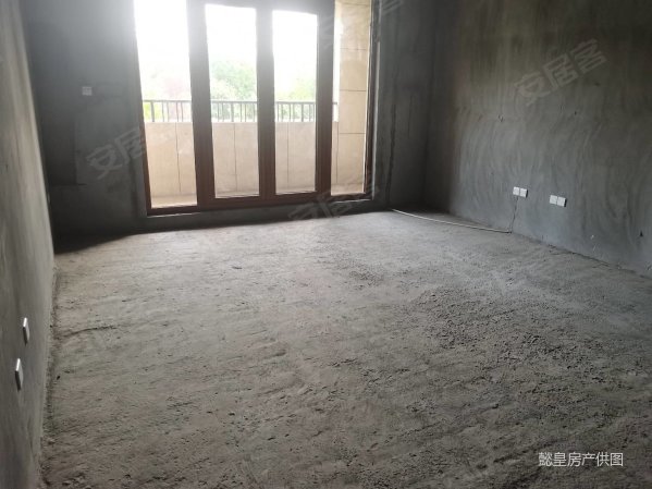 房东急售香栀花园次新房南北通透叠拼别墅近地铁