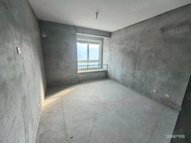 冠城大通蓝郡松苑3室2厅1卫86.81㎡南80万