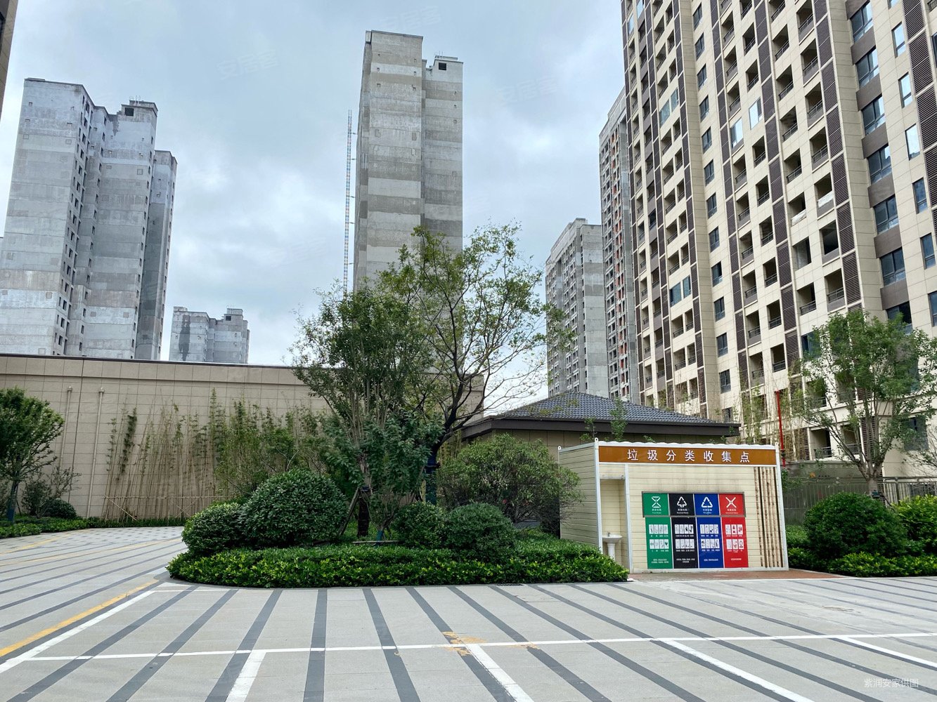 中骏汇景城3室2厅2卫97.5㎡南北99万