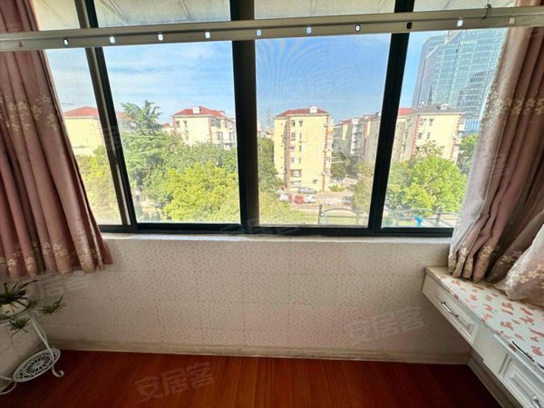 上海闵行梅陇梅陇二村梅陇二村精装一房,靠地铁,交通便利,采光好随时