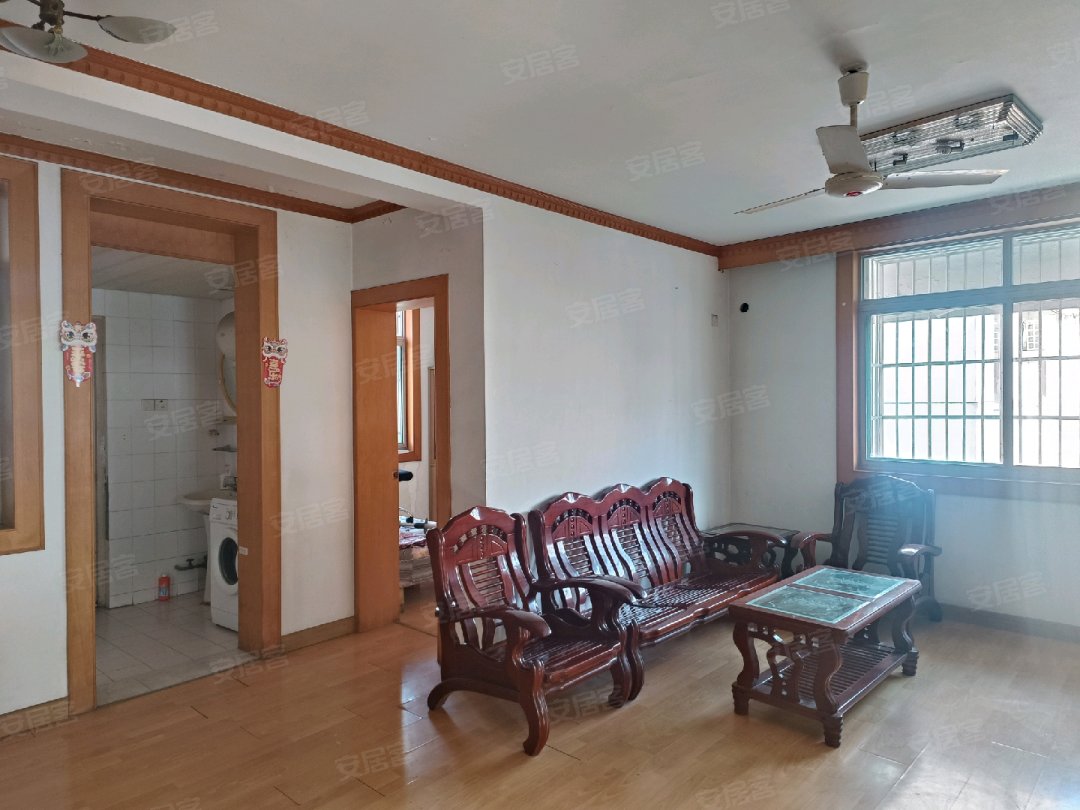 蜀山区三户室97.62平米正南5层