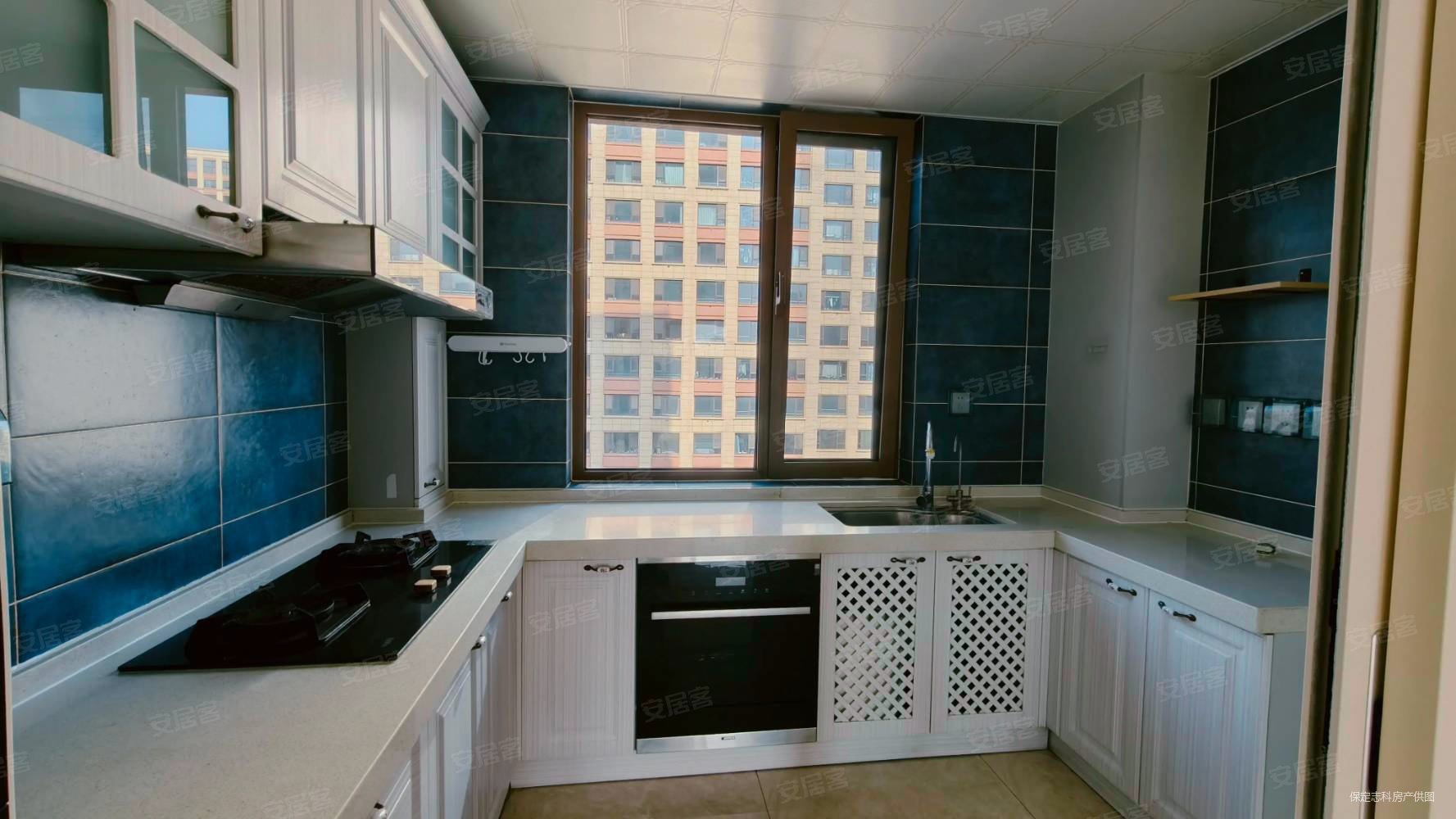 卓正丽景蓝湾(C区)3室2厅2卫146㎡南北158万