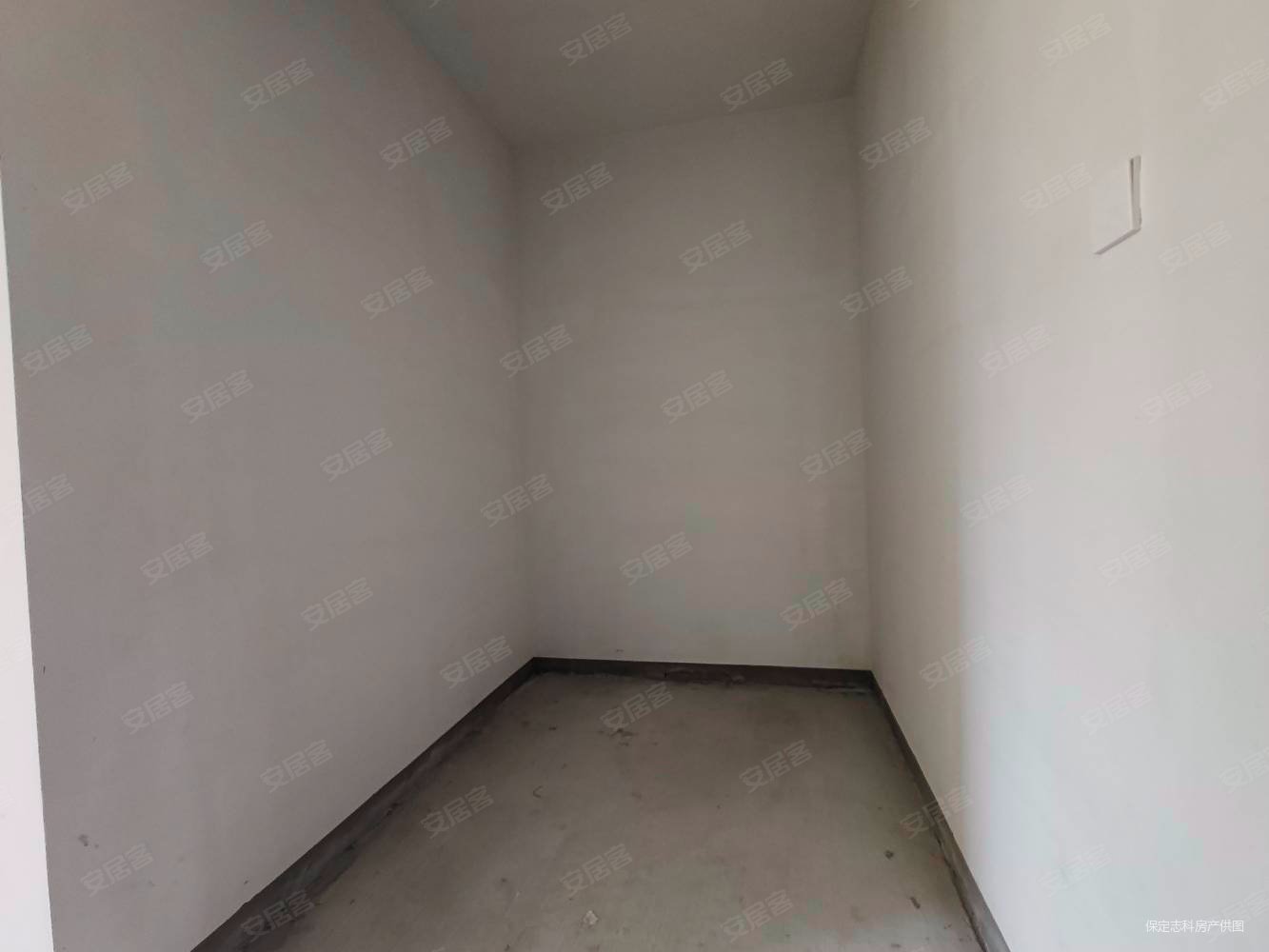 彩虹城3室2厅3卫153㎡南北140万