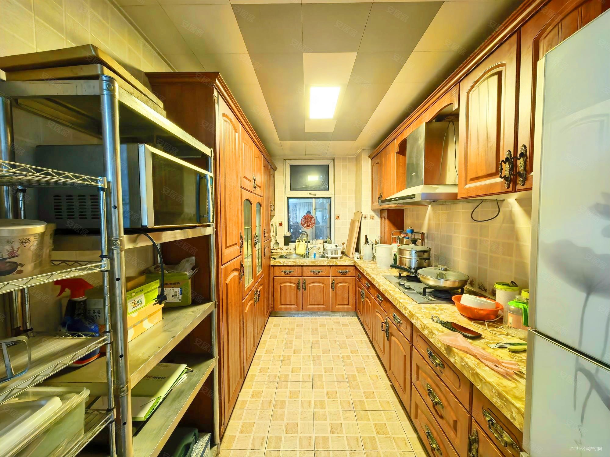 盛世天骄花苑3室2厅2卫158㎡南北210万