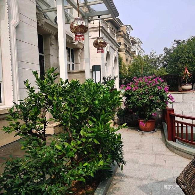 近地铁三号线,一线山景法式排屋,拎包入住,此价格包红木家具,绿野春天