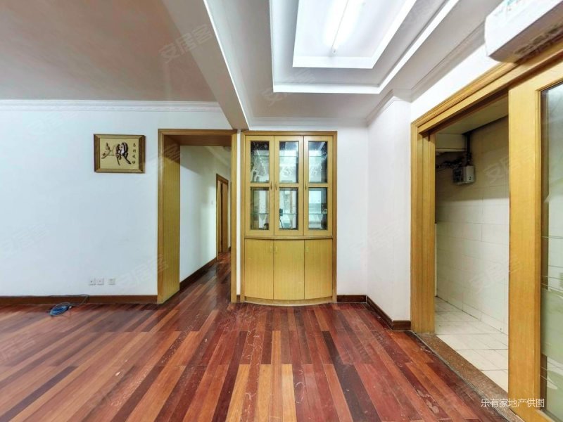 单价5字头cbd南向电梯大四房采光通风 价格超实惠视野开阔,星河明居