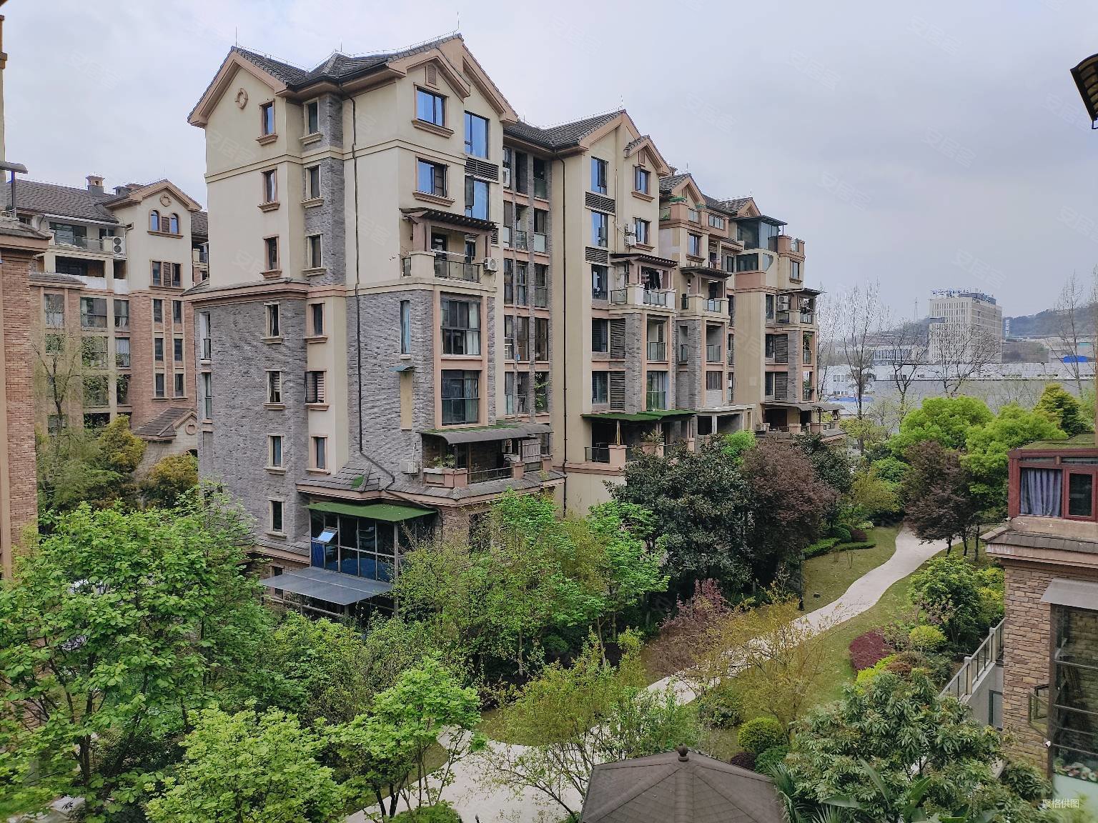 康田栖樾4室2厅2卫148.66㎡南北150万