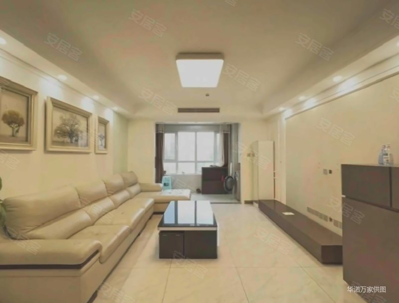 70平米,看房随时,保利中心华府二手房,198万,3室2厅,2卫,138.